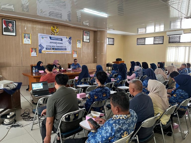 PEMBINAAN PEGAWAI DI LINGKUNGAN DINAS SOSIAL KOTA TASIKMALAYA